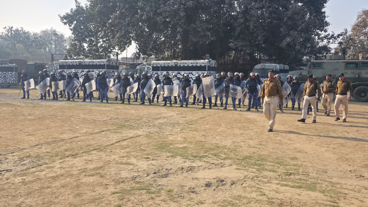 हुड़दंगियों की अब खैर नहीं! भागलपुर पुलिस ने किया 'दंगा नियंत्रण' का महा-अभ्यास; होली पर 'एक्शन मोड' में खाकी