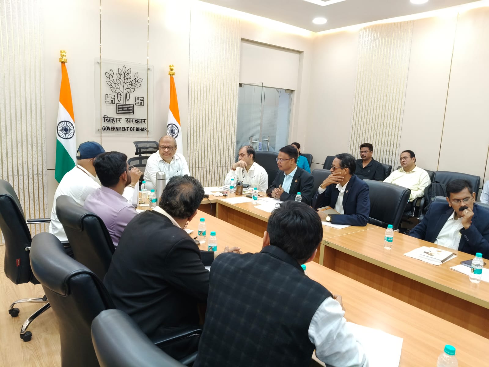 गैस माफियाओं की अब खैर नहीं! बिहार में सिलेंडर की कालाबाजारी पर ‘हंटर’; बिना OTP मिलेगा सिलेंडर, अफवाह फैलाई तो जाएंगे जेल