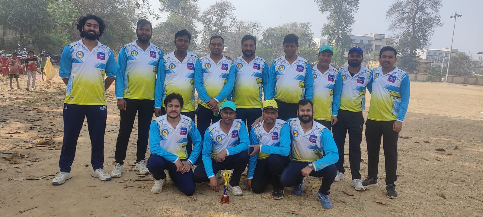 विभागीय क्रिकेट लीग में SBI-11 का दबदबा, LIC-11 को 9 विकेट से हराया; ऑलराउंडर चंदन कुमार बने जीत के नायक