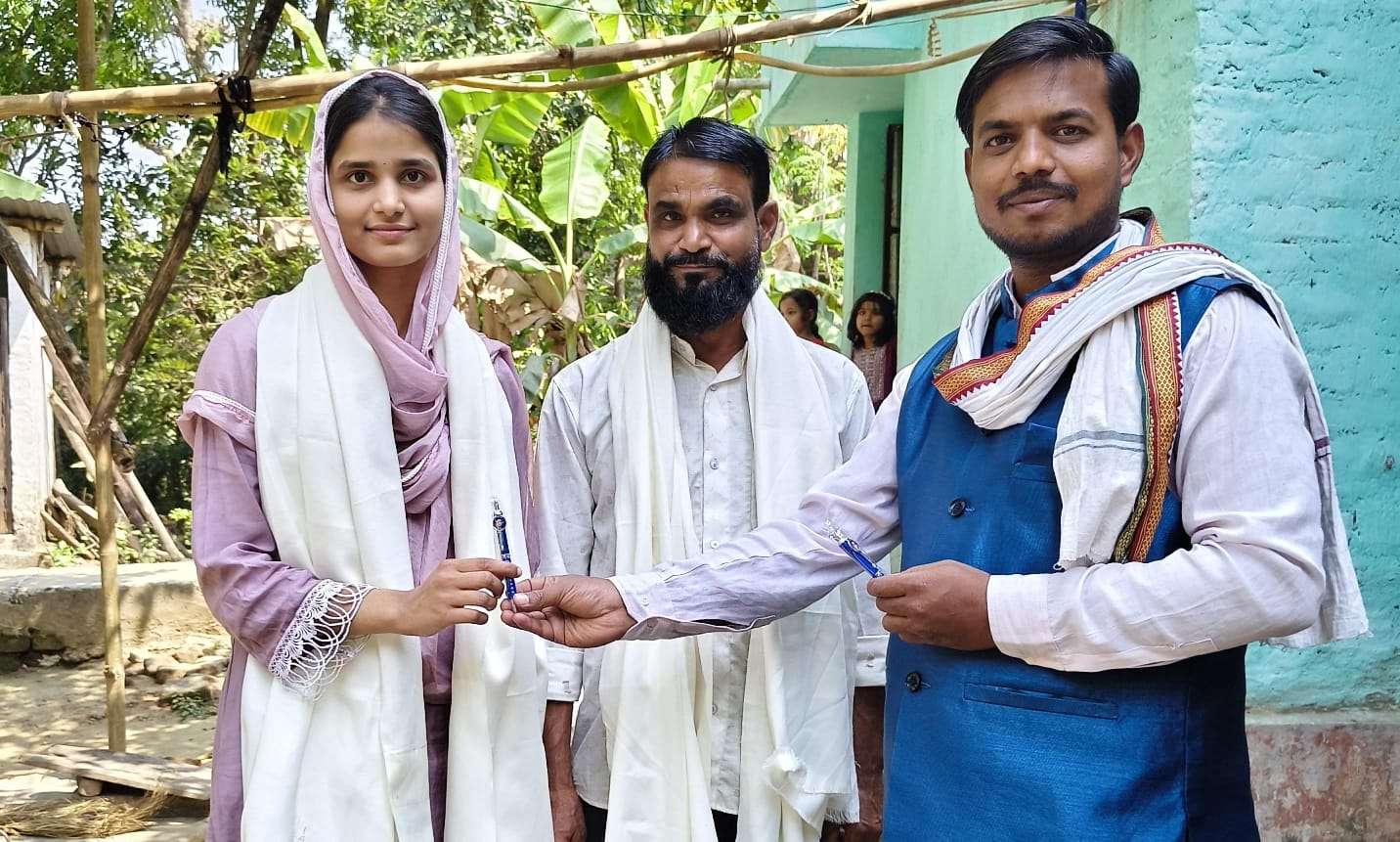 जिला टॉपर सादिया खातून का सम्मान, बिहपुर में आयोजित समारोह में किया गया अभिनंदन