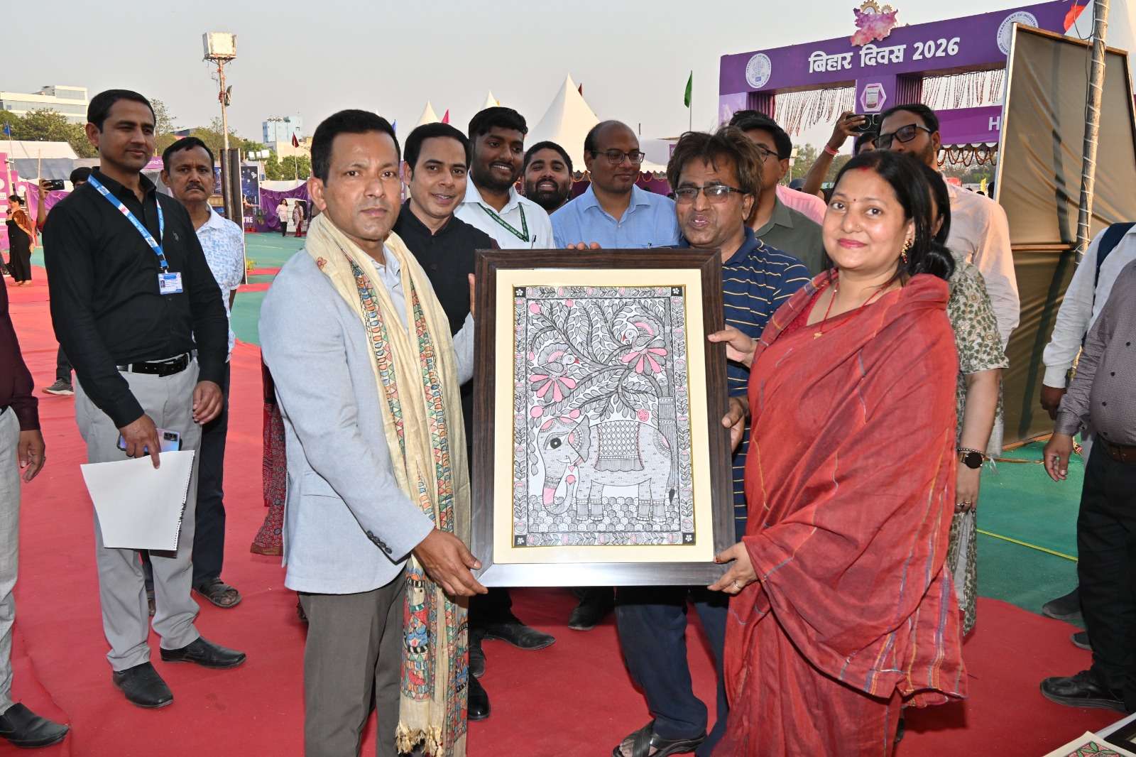 बिहार दिवस पर उद्योग विभाग के पवेलियन का ‘ग्रैंड फिनाले’; ‘मेड इन बिहार’ ब्रांड ने जीता दिल, सचिव कुंदन कुमार ने कारीगरों और स्टार्टअप्स की थपथपाई पीठ