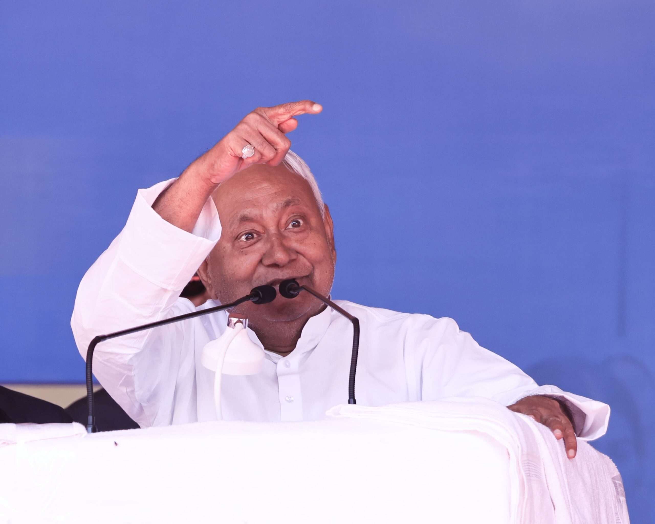 बक्सर के किला मैदान से नीतीश कुमार का 'विकसित बिहार' का शंखनाद; 592 करोड़ की योजनाओं की सौगात और 1 करोड़ नौकरियों का महा-संकल्प