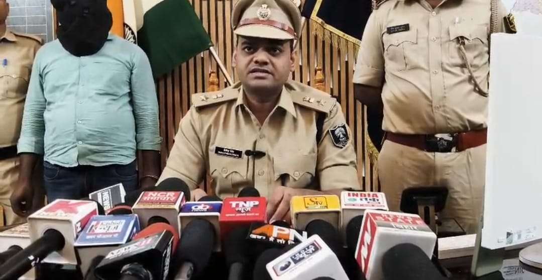 भागलपुर में ‘डिजिटल डकैती’ का महाखुलासा! फिंगरप्रिंट क्लोन बनाकर करोड़ों की ठगी करने वाला CSP संचालक गिरफ्तार; 320 लोगों के अंगूठों के निशान बरामद