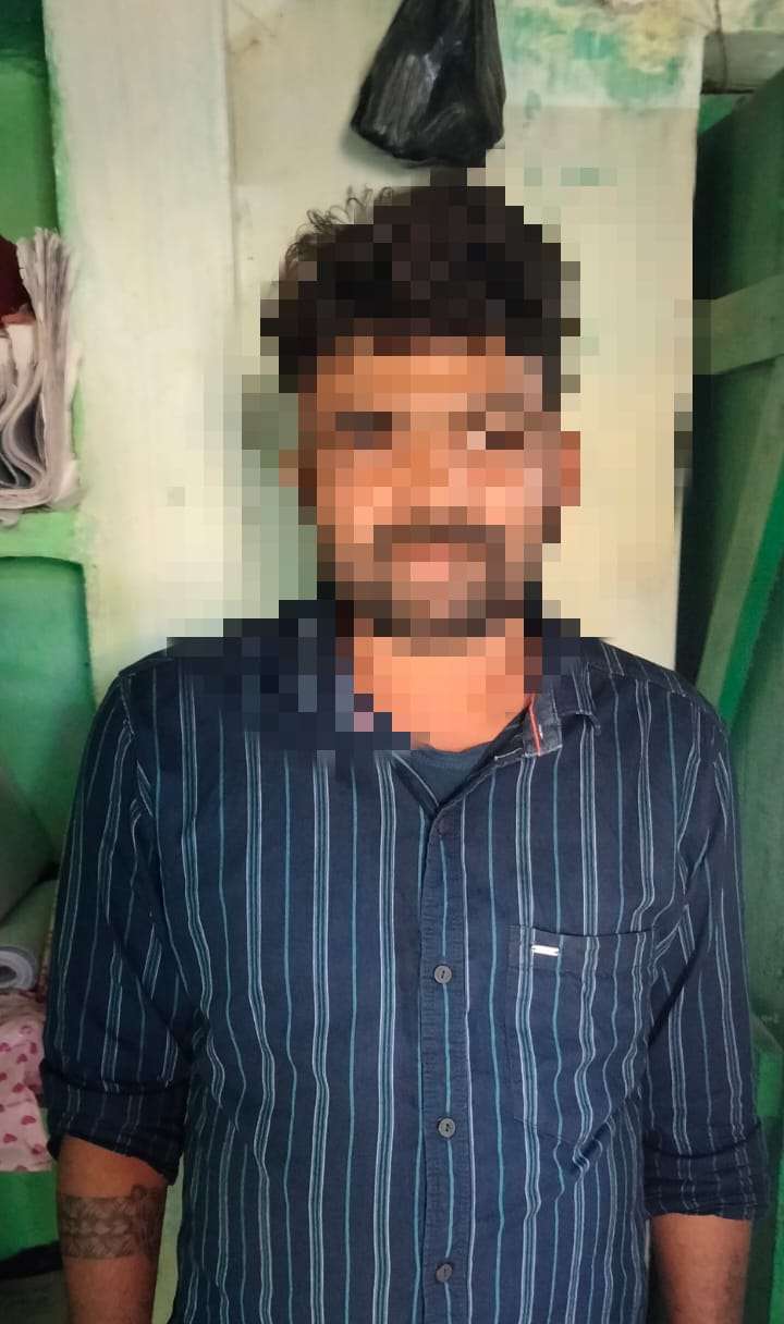 मधुसुदनपुर गोलीकांड का 'हिस्ट्रीशीटर' कुंदन यादव दबोचा गया; 8 संगीन केसों का था बोझ 1 मधुसुदनपुर गोलीकांड का 'हिस्ट्रीशीटर' कुंदन यादव दबोचा गया; 8 संगीन केसों का था बोझ