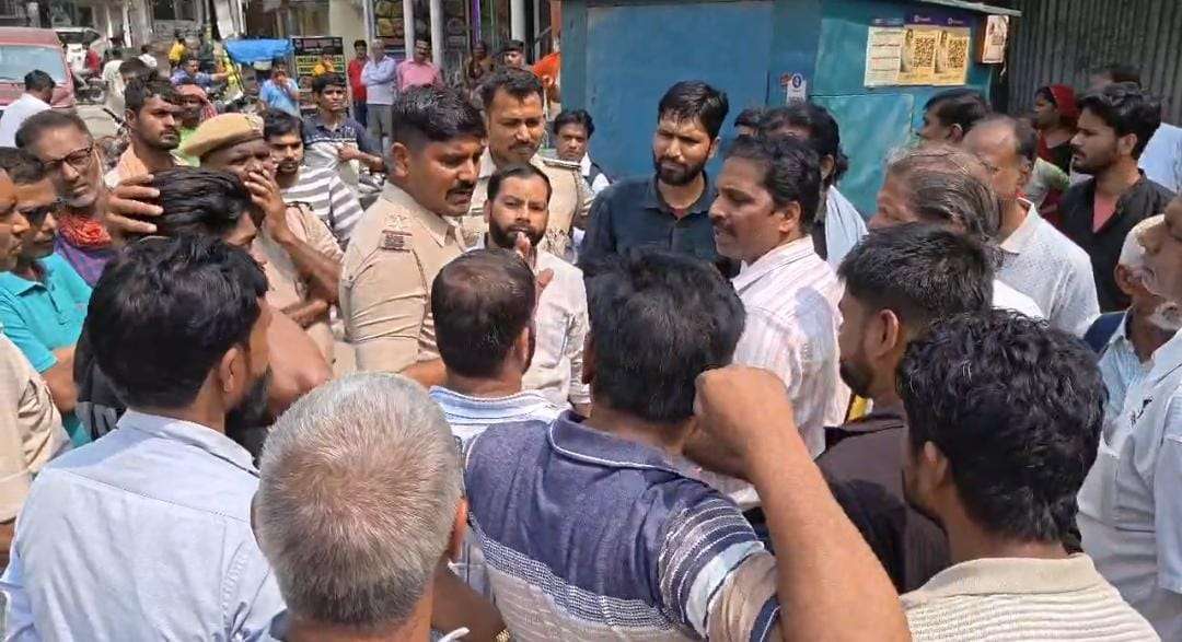 भागलपुर में जमीन विवाद ने पकड़ा तूल, स्कूल खोलने की तैयारी के बीच आमने-सामने आए दो पक्ष