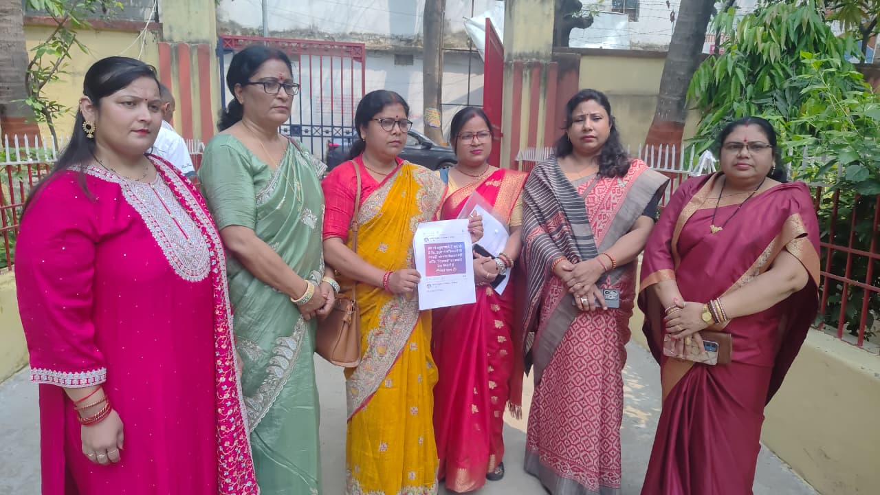 भागलपुर में सियासी पारा हाई: बीजेपी महिला कार्यकर्ताओं पर अभद्र टिप्पणी से भड़का आक्रोश, आरोपी अमित आर्यन पर FIR, गिरफ्तारी न होने पर आत्मदाह की चेतावनी