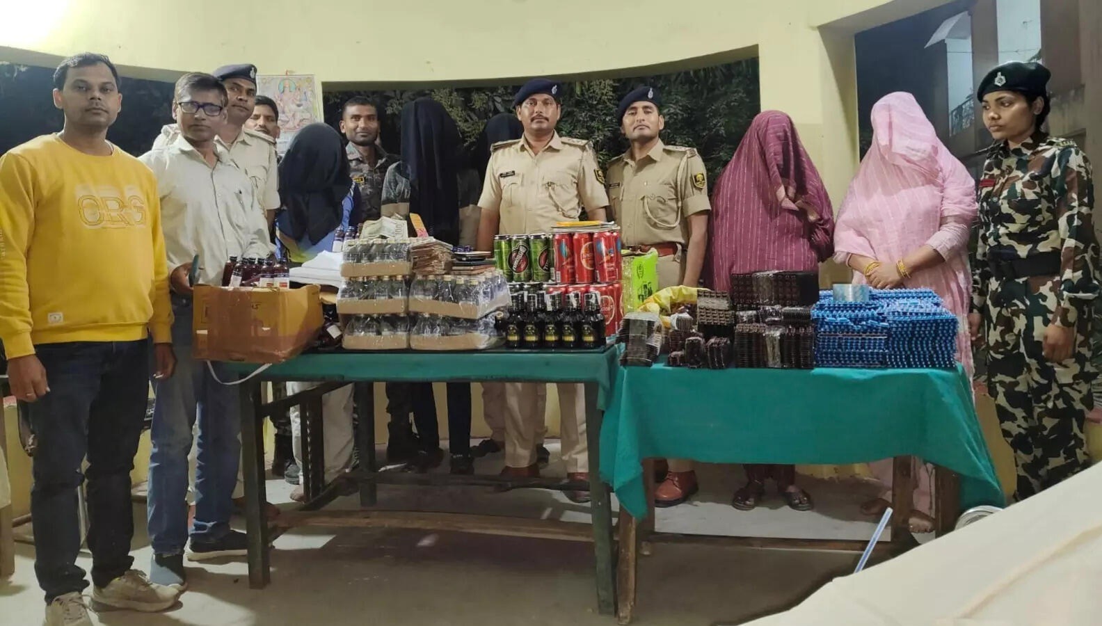 सीतामढ़ी में नशा और डॉलर का ‘इंटरनेशनल’ खेल! STF की छापेमारी में 2 नेपाली समेत 5 गिरफ्तार; सरगना फरार