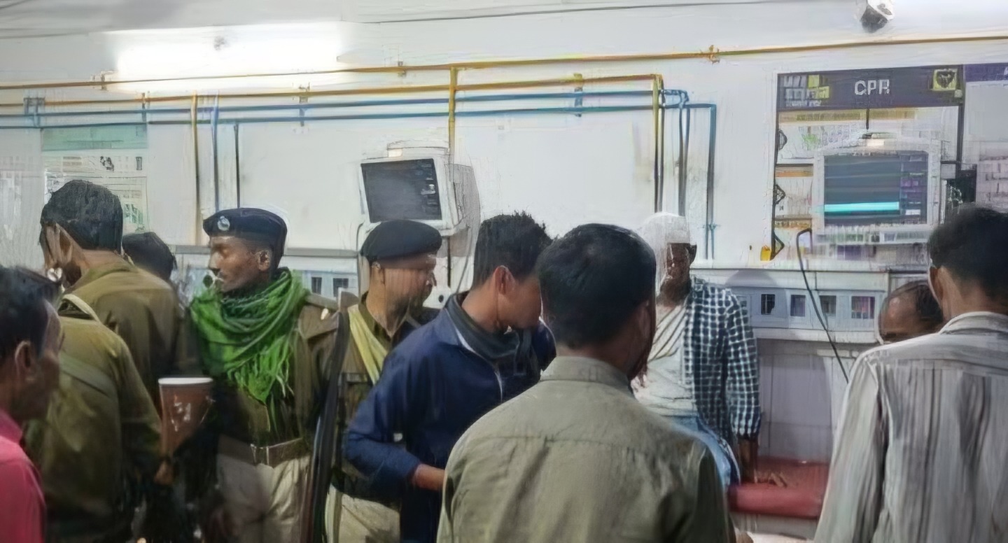 जमुई में नमाज के बाद मस्जिद से निकलते ही अंधाधुंध फायरिंग; वार्ड सदस्य के बेटे समेत 4 को लगी गोली