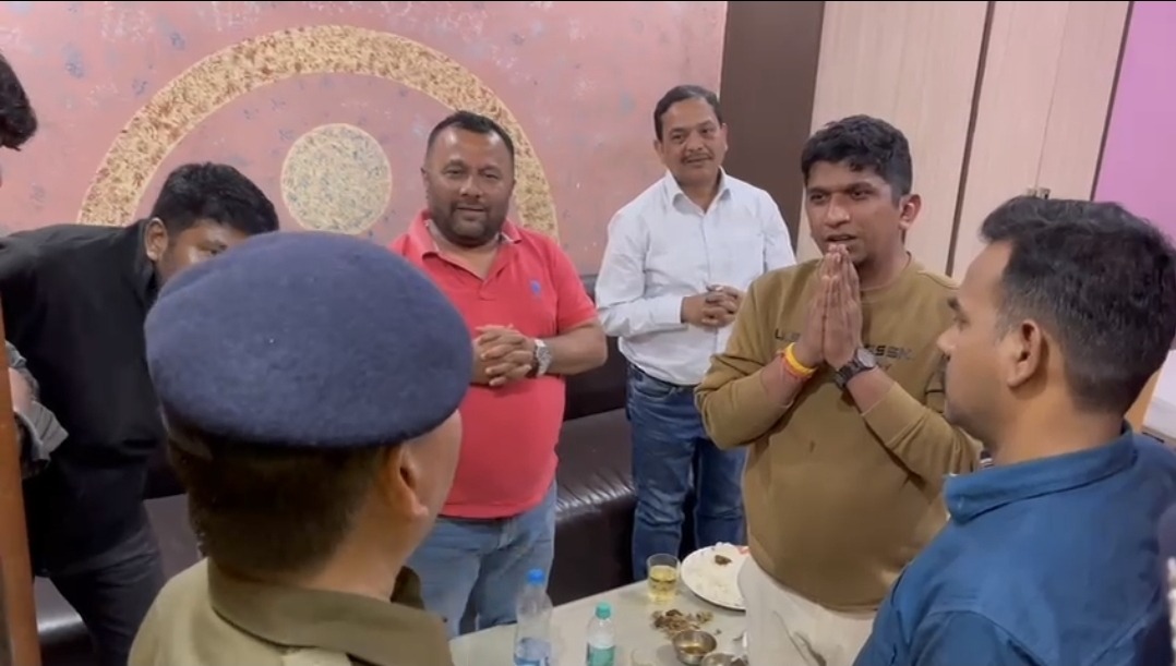 मोतिहारी में ‘सिमरन’ होटल की शराब पार्टी पर पुलिस का छापा; कमरे में सजा था ‘जाम और मांस’, होटल मालिक समेत 5 गिरफ्तार