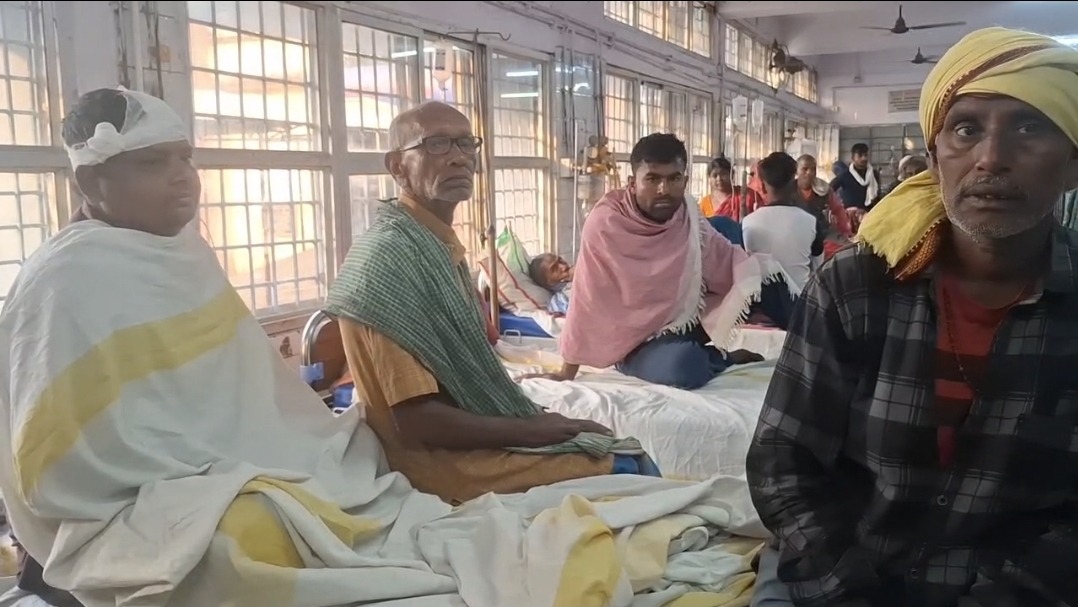 रंगरा में खूनी संघर्ष! कोर्ट में चल रहा था केस, फिर भी 10 लोगों ने लाठी-डंडों से पीटा; मायागंज में जिंदगी की जंग