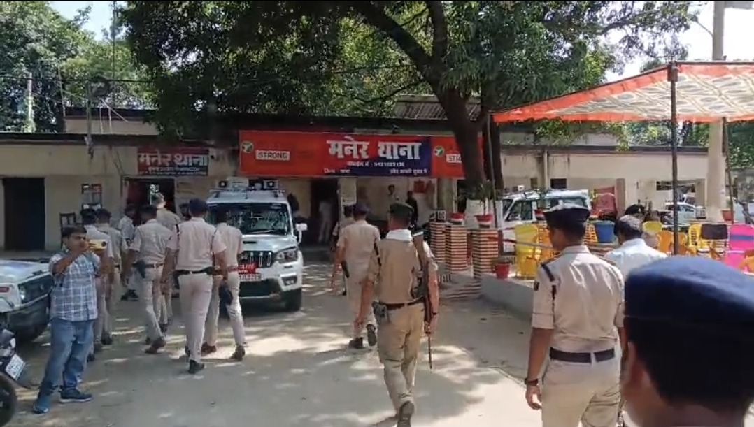 मनेर में छात्रा के साथ हाथ बांधकर दरिंदगी! भाइयों ने आरोपी के घर में की तोड़फोड़; थाने में पीकर किया हंगामा, तो पुलिस ने की ‘कुटाई’