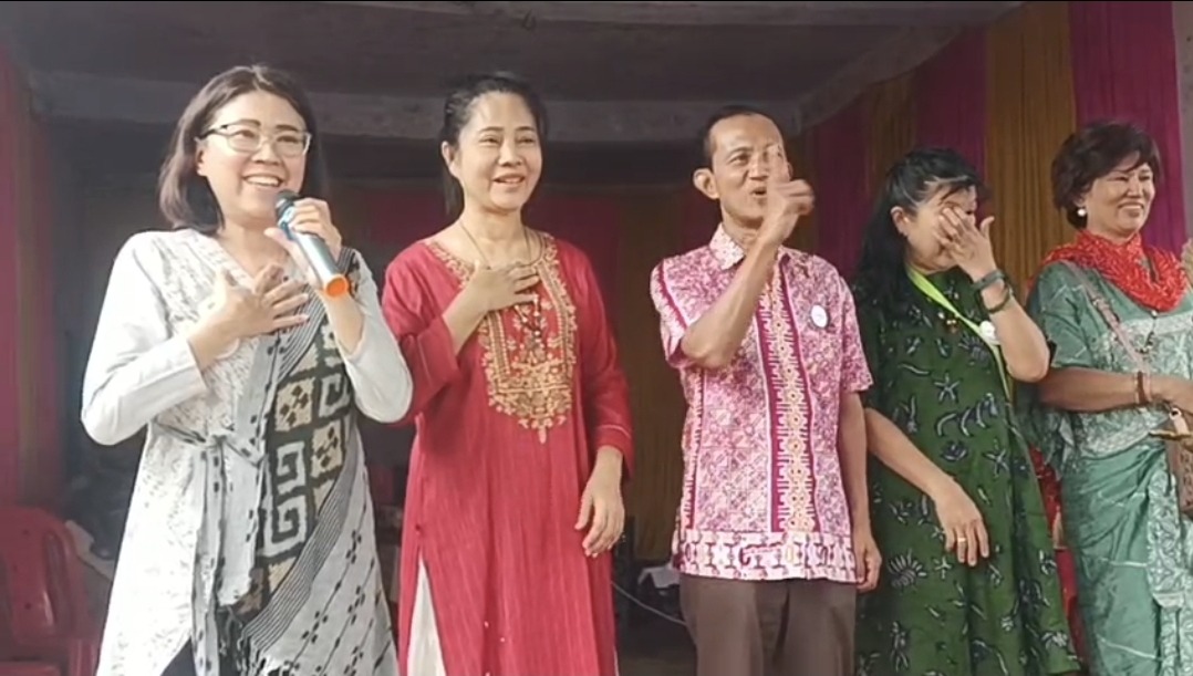 सात समंदर पार से संवरेगा मुंगेर का ‘शिवकुंड’! अमेरिका से आए ‘अभिवादन’ ने गांव को बनाया ‘इको मॉडल’; चहक उठीं गौरैया