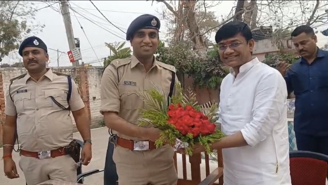 सुलतानगंज को मिला ‘युवा कप्तान’! प्रशिक्षु ASP सयाम रज़ा ने संभाली थाने की कमान; बोले- “अपराधियों पर नकेल कसना पहली प्राथमिकता”