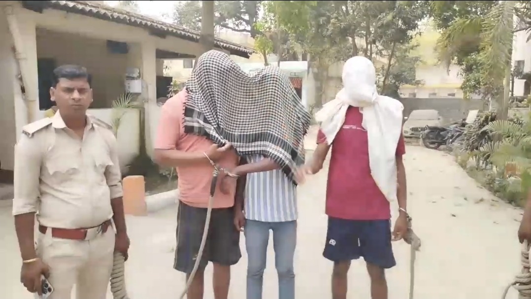 80 हजार की पिस्टल और मुर्गी फार्म में हथियारों का जखीरा: वैशाली पुलिस ने किया ‘इंटर-डिस्ट्रिक्ट’ गन सिंडिकेट का भंडाफोड़