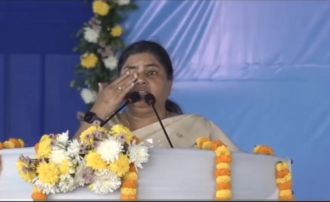 पूर्णिया में मंच पर भावुक हुईं मंत्री लेशी सिंह, नीतीश कुमार की मौजूदगी में छलक पड़े आंसू