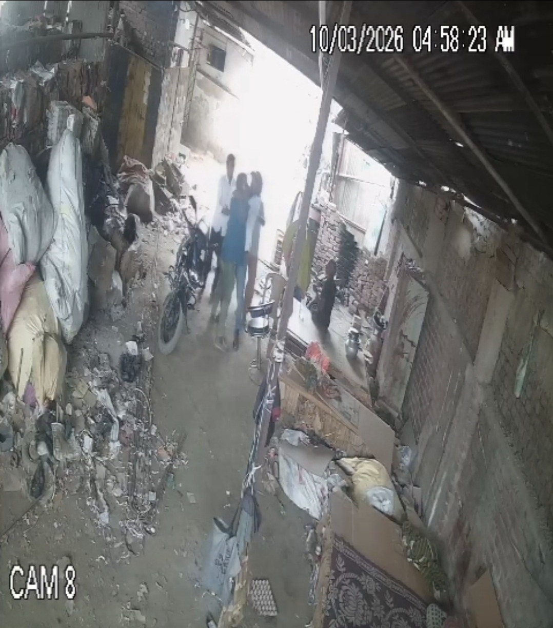 नालंदा में ‘गुंडाराज’ का लाइव वीडियो! गोदाम खाली करने के लिए दुकानदार को दी सजा; खाकी ने दुत्कारा तो SP की चौखट पर पहुंचा पीड़ित