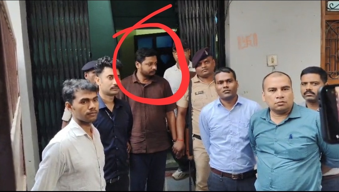 बेतिया में निगरानी विभाग का ‘बड़ा धमाका’! 30 हजार घूस लेते गव्य विकास अधिकारी गिरफ्तार; अनुदान के नाम पर किसान को बना रहा था ‘एटीएम’