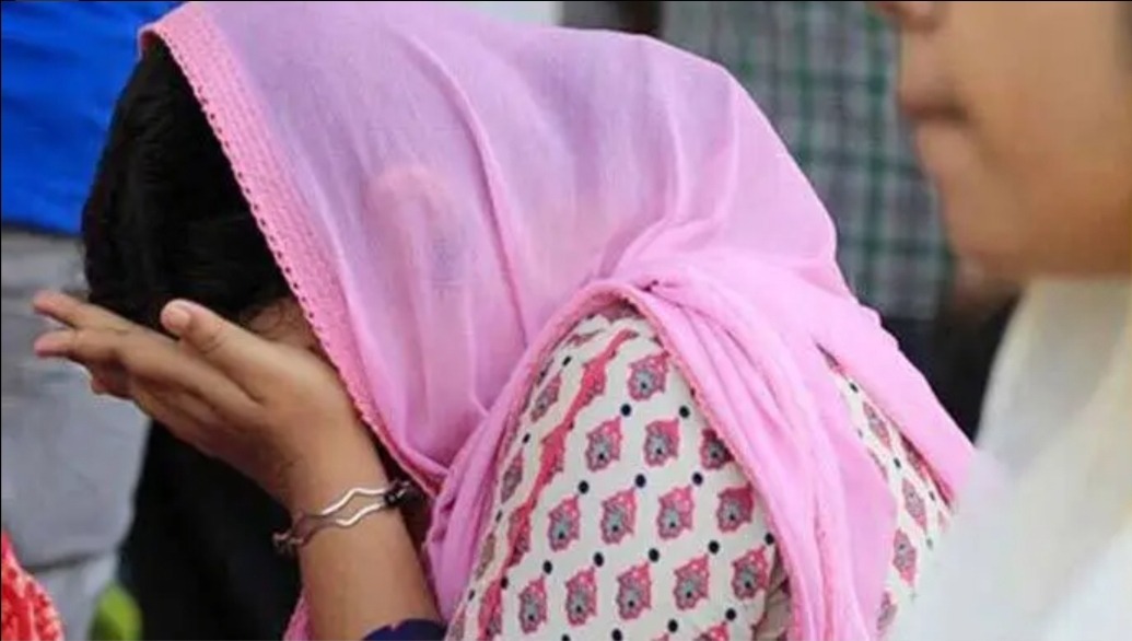 भोपाल में महिला आयोग की जनसुनवाई में चौंकाने वाला आरोप: “पति मेरे सामने ही ननद से बनाता है संबंध”, रोते हुए महिला ने सुनाई आपबीती