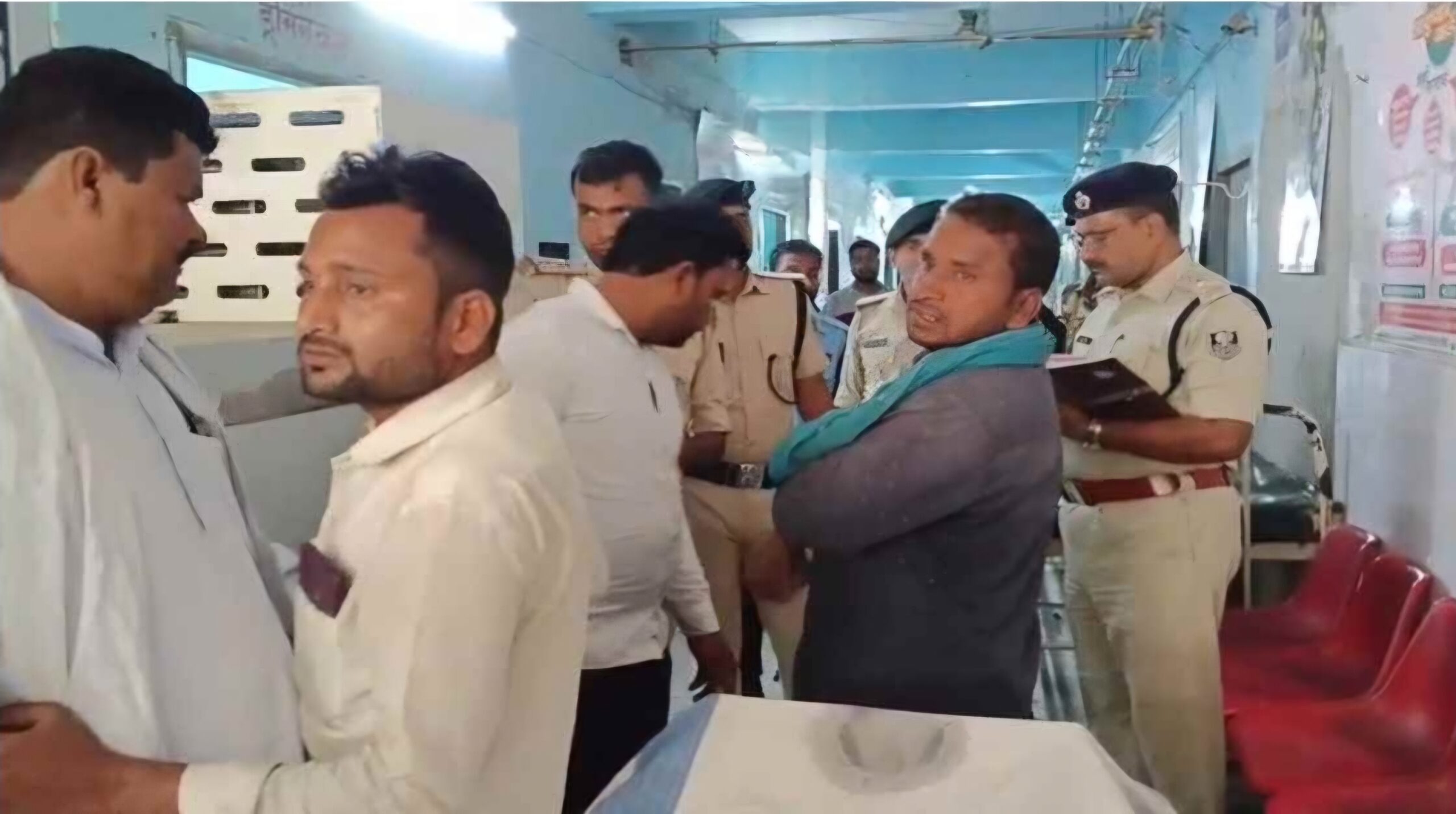 बेतिया में पंचायत बनी मौत का कारण: 17 वर्षीय किशोर की चाकू मारकर हत्या, 8 आरोपी नामजद