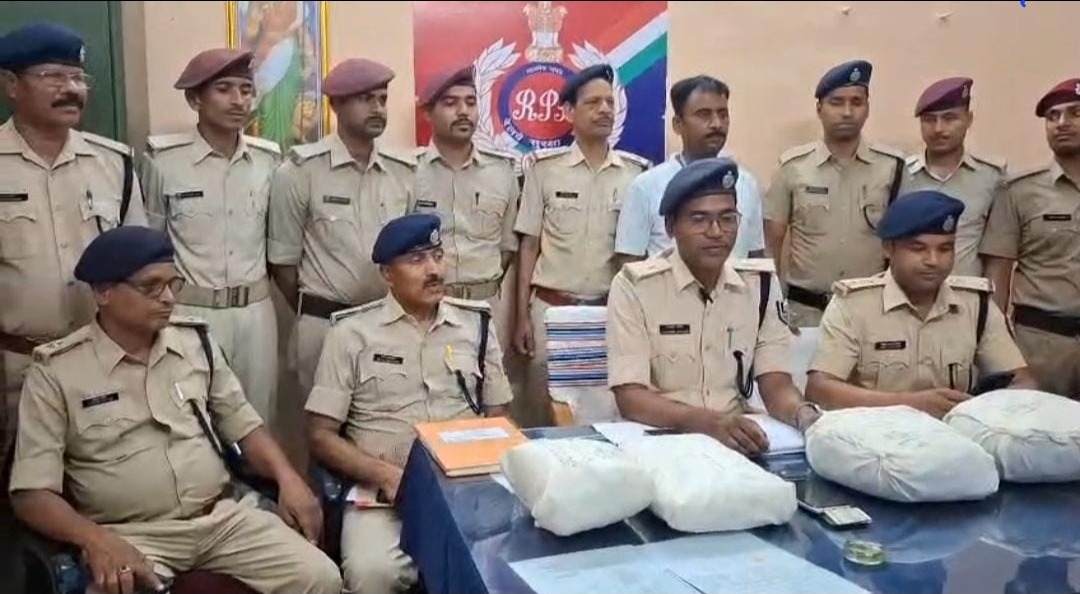 भागलपुर रेलवे स्टेशन पर बड़ी कार्रवाई: 6 किलो गांजा के साथ दो महिला तस्कर गिरफ्तार