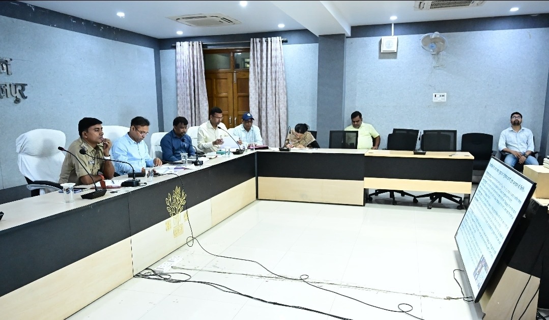 भागलपुर में एलपीजी गैस आपूर्ति को लेकर हाई लेवल बैठक: डीएम-एसएसपी ने दिए सख्त निर्देश, “कोई कमी नहीं, बैकलॉग तेजी से खत्म होगा”