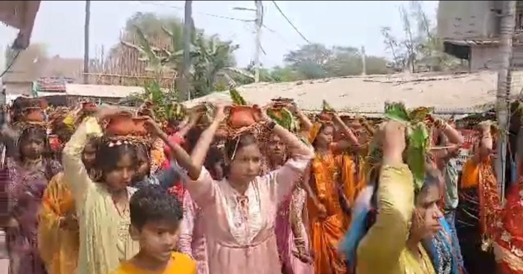 सुल्तानगंज में चैती नवरात्र की भव्य शुरुआत: गंगा घाट से निकली कलश शोभायात्रा, हजारों श्रद्धालुओं की उमड़ी भीड़