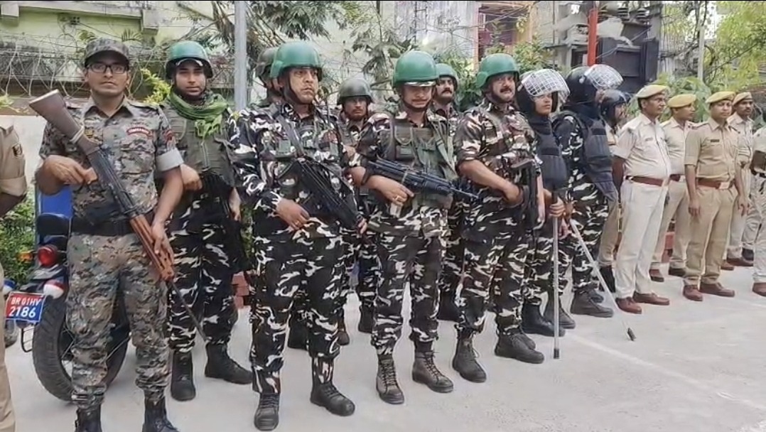 भागलपुर में परिंदा भी नहीं मार पाएगा पर! ईद और रामनवमी पर ‘ड्रोन’ से चप्पे-चप्पे की निगरानी; एसपी सिटी की अगुआई में सड़कों पर उतरी ‘खाकी’