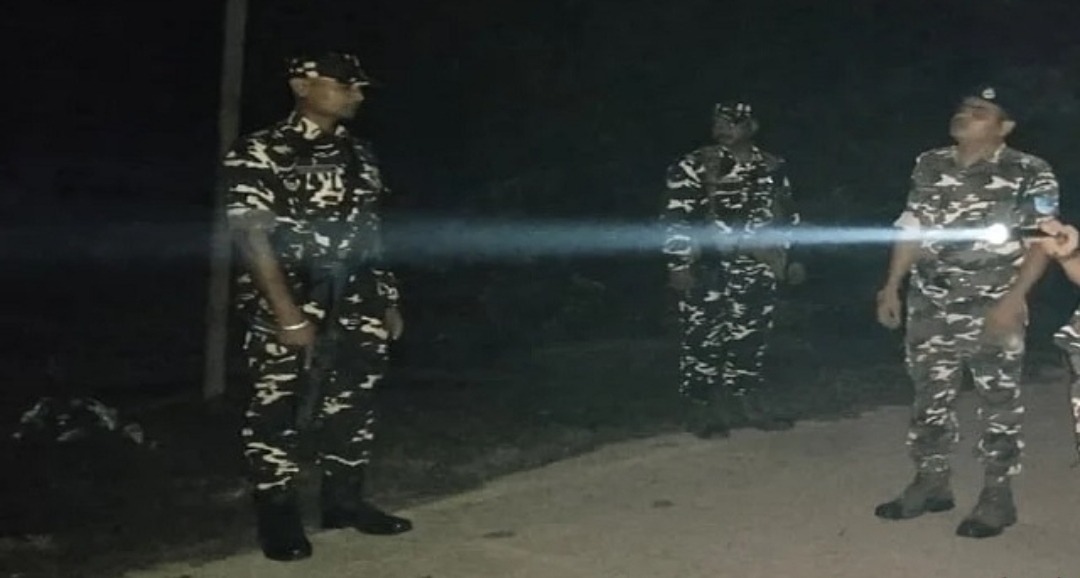 आधी रात बॉर्डर पर अलर्ट: भारत-नेपाल सीमा से गांजा बरामद, तस्कर फरार