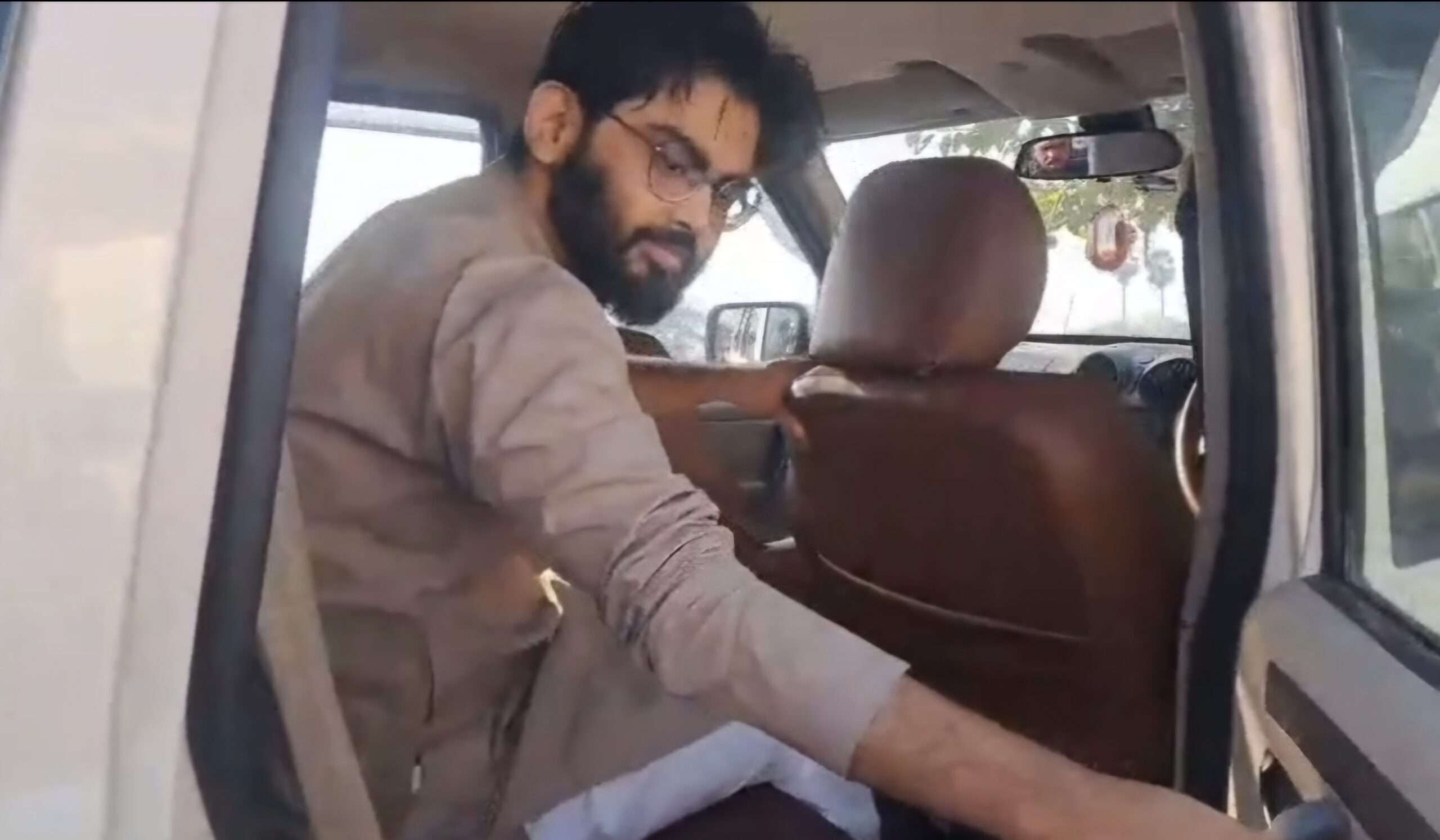 6 साल बाद तिहाड़ की सलाखों से बाहर आए शरजील इमाम! भाई की बारात लेकर जहानाबाद के काको से लखनऊ रवाना; कोर्ट ने दी 10 दिनों की पेरोल