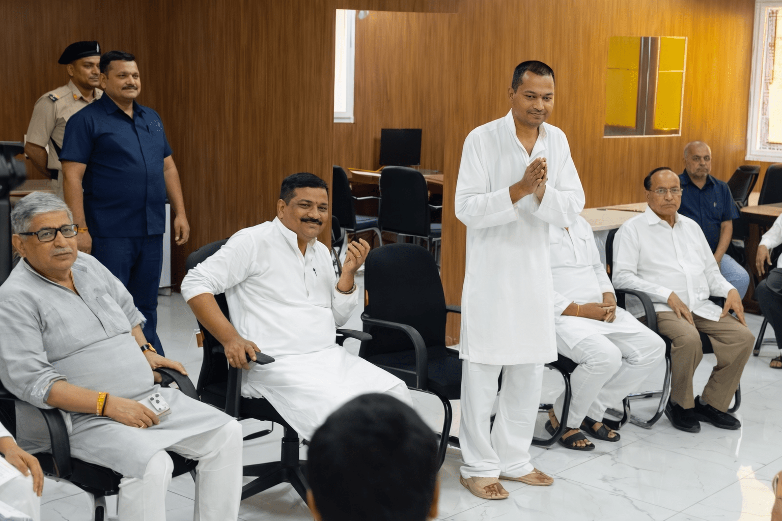 ‘निशांत युग’ का आगाज़! संजय झा के घर 20 विधायकों संग आधी रात तक चली बैठक; कल थामेंगे JDU का झंडा, चंपारण से शुरू होगा सफर