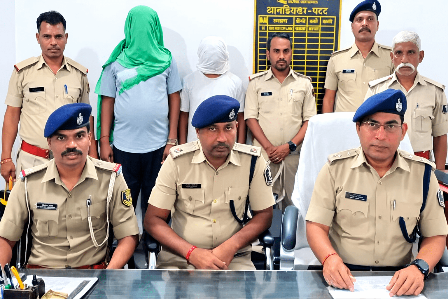 नालंदा में शराब तस्करी पर पुलिस की बड़ी कार्रवाई: मिनी ट्रक से 150 कार्टन विदेशी शराब बरामद, दो तस्कर गिरफ्तार