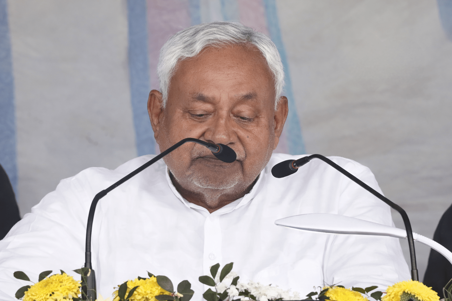 सुपौल में नीतीश कुमार का बड़ा ऐलान: 5 साल में 1 करोड़ युवाओं को नौकरी-रोजगार, महिलाओं को 2 लाख तक आर्थिक सहायता