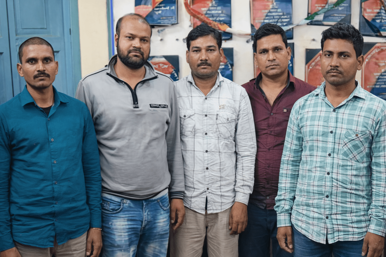 ‘वैसलीन’ गैंग का खूनी खेल खत्म! चादर की आड़ में ट्रेन यात्रियों के बैग खाली करते थे शातिर; मास्टर चाबी और सोने के गहनों के साथ 5 गिरफ्तार