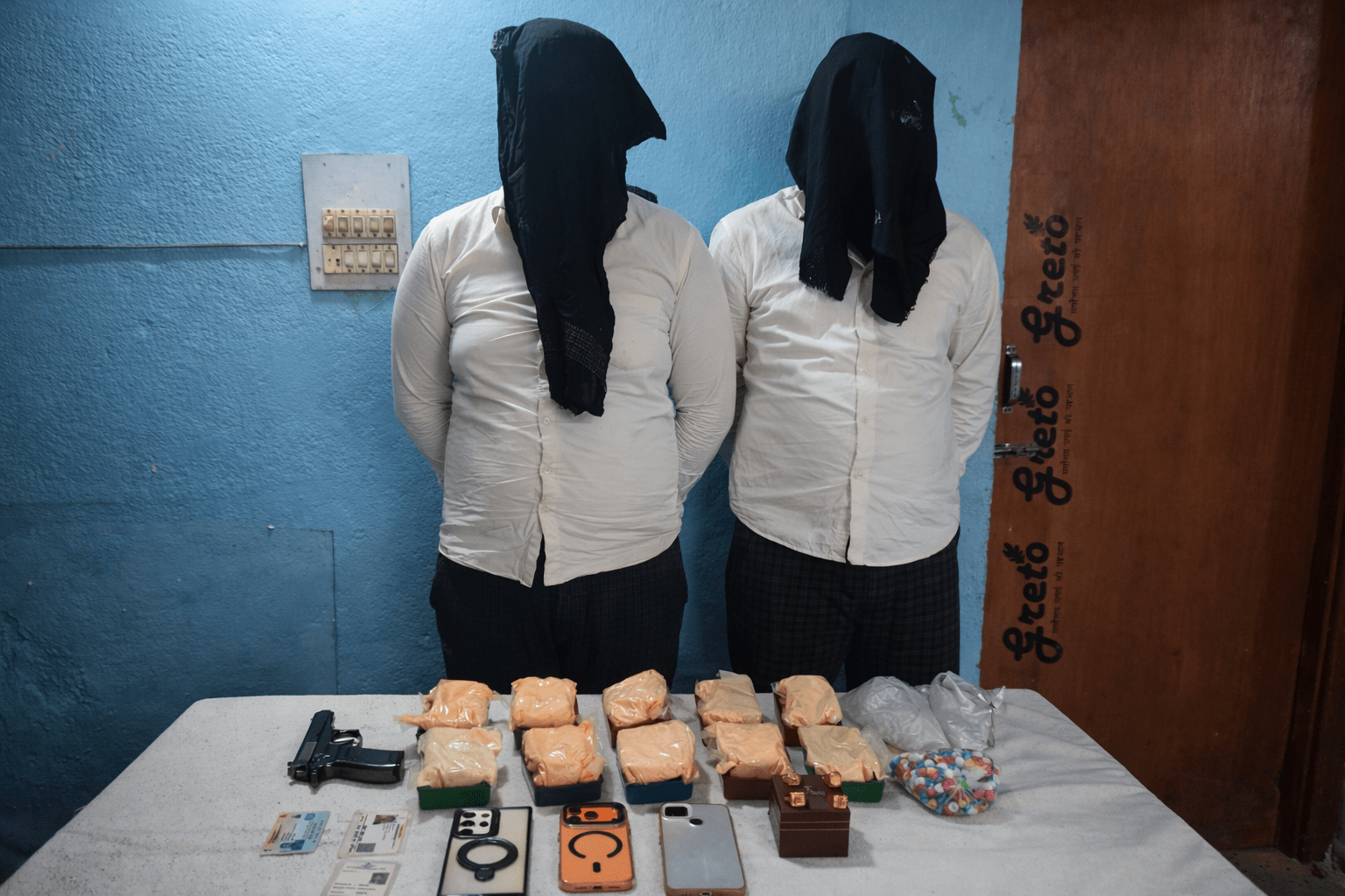 बिहार पुलिस की बड़ी कार्रवाई: अंतरराज्यीय ड्रग्स नेटवर्क का भंडाफोड़, 5 तस्कर गिरफ्तार, लाखों की हेरोइन बरामद