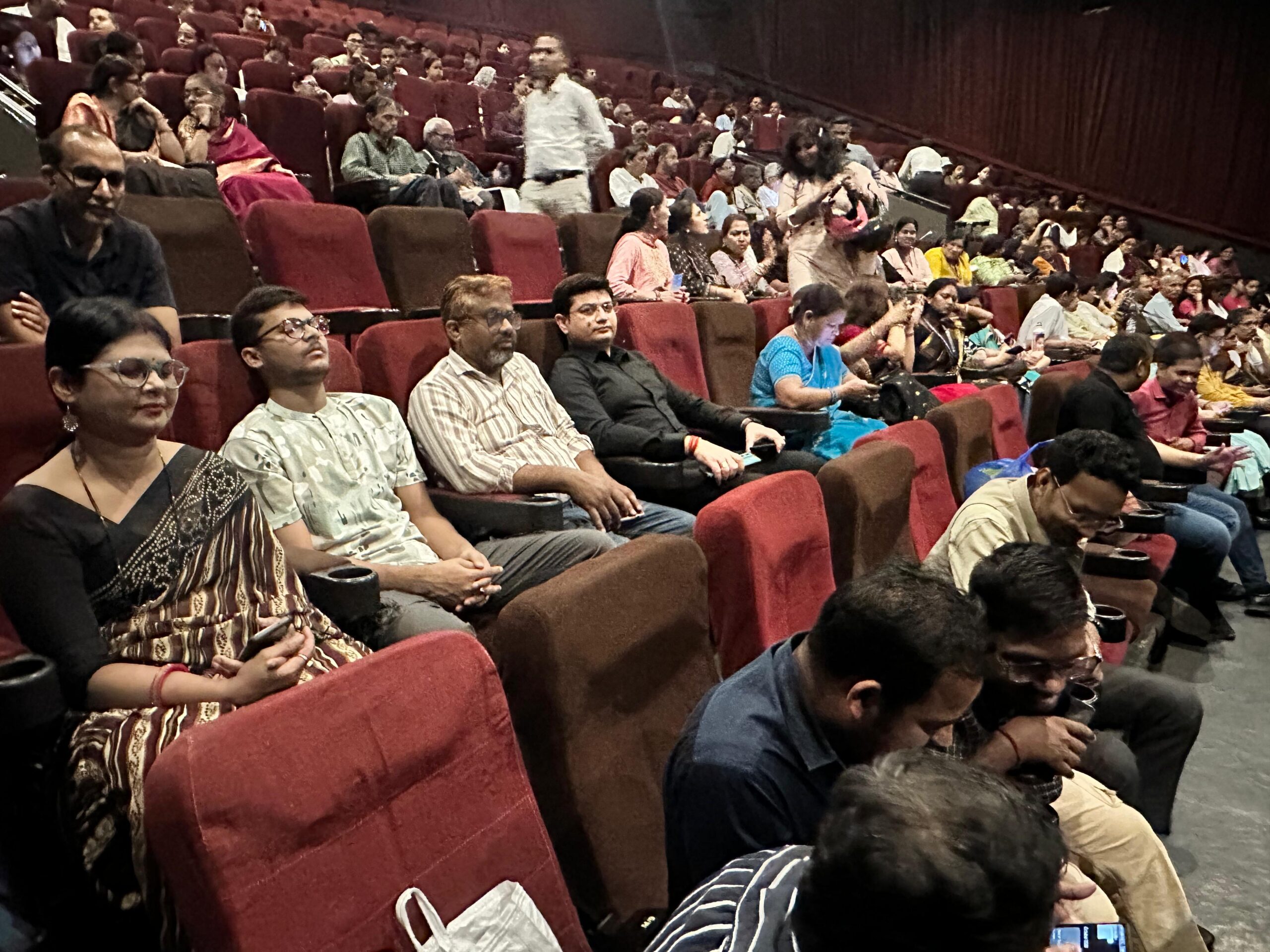 महिला दिवस पर रीजेंट सिनेमा में गूँजी नारी शक्ति की आवाज़; IAS रूबी ने कहा—महिलाएं ही बनें एक-दूसरे का संबल