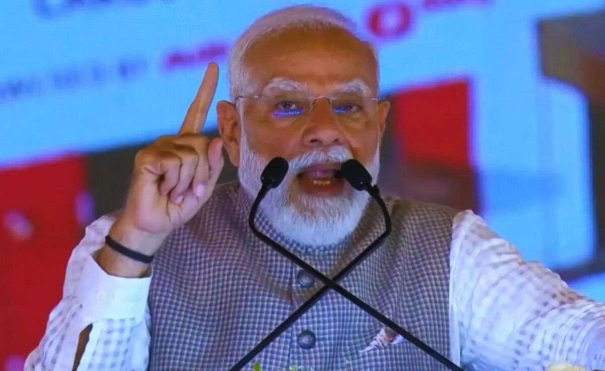 पश्चिम उत्तर प्रदेश में विकास की रफ्तार तेज: पीएम मोदी बोले—कुछ ही हफ्तों में 4 बड़े प्रोजेक्ट, ‘डबल इंजन सरकार’ का असर