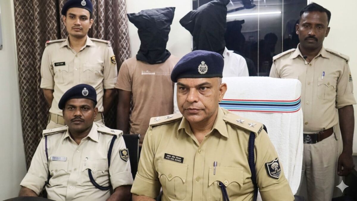 मुजफ्फरपुर में प्रेमिका की हत्या का सनसनीखेज खुलासा: प्रेमी और उसके दोस्त गिरफ्तार, हत्या में इस्तेमाल बाइक-साइकिल और मोबाइल भी जब्त 1 मुजफ्फरपुर में प्रेमिका की हत्या का सनसनीखेज खुलासा: प्रेमी और उसके दोस्त गिरफ्तार, हत्या में इस्तेमाल बाइक-साइकिल और मोबाइल भी जब्त
