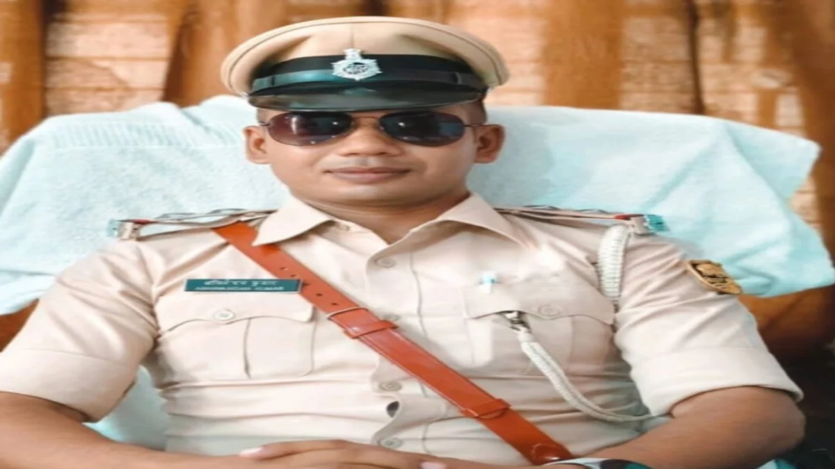 खाकी की साख पर घूस का ग्रहण: मुजफ्फरपुर में रक्षक बना भगोड़ा, रिश्वत के वीडियो ने खोली सिस्टम की पोल