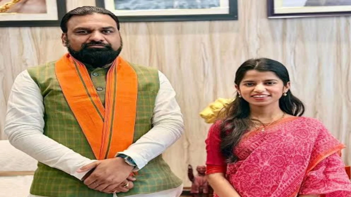 बिहार में 'सुशासन 2.0' का आगाज़: मैथिली ठाकुर ने सम्राट चौधरी के राजतिलक को बताया ऐतिहासिक, नीतीश की विरासत को सराहा 1 बिहार में 'सुशासन 2.0' का आगाज़: मैथिली ठाकुर ने सम्राट चौधरी के राजतिलक को बताया ऐतिहासिक, नीतीश की विरासत को सराहा