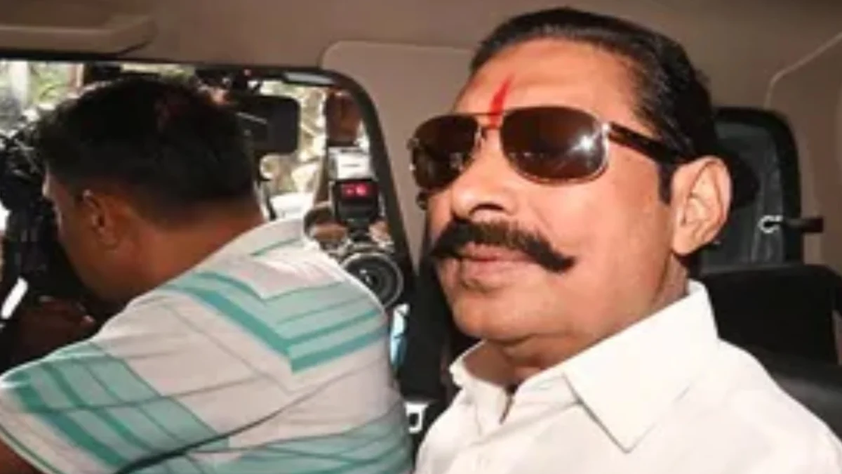 बिहार विधानसभा के बाहर 'छोटे सरकार' की ललकार: तेजस्वी के दावों पर अनंत सिंह का तंज— "क्या उखाड़ेंगे, हम भी देखते हैं" 1 बिहार विधानसभा के बाहर 'छोटे सरकार' की ललकार: तेजस्वी के दावों पर अनंत सिंह का तंज— "क्या उखाड़ेंगे, हम भी देखते हैं"