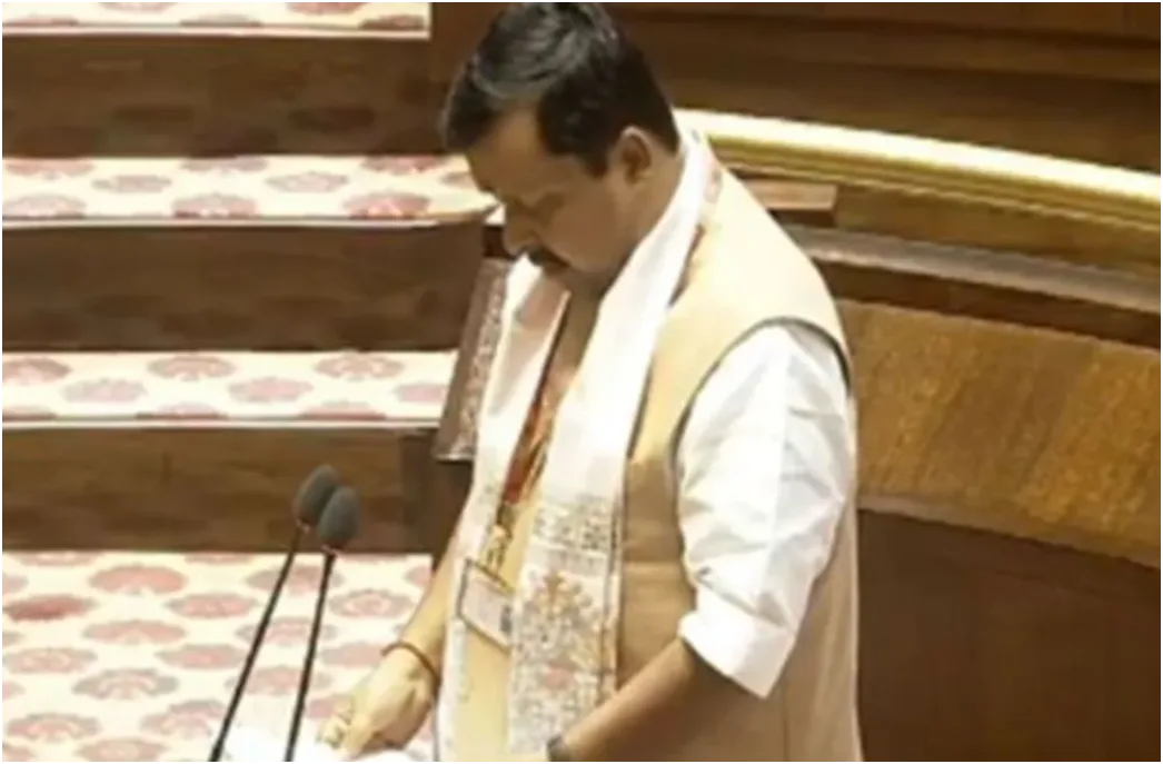नितिन नवीन ने राज्यसभा सांसद के रूप में ली शपथ, बिहार के विकास को लेकर किया बड़ा ऐलान 1 नितिन नवीन ने राज्यसभा सांसद के रूप में ली शपथ, बिहार के विकास को लेकर किया बड़ा ऐलान