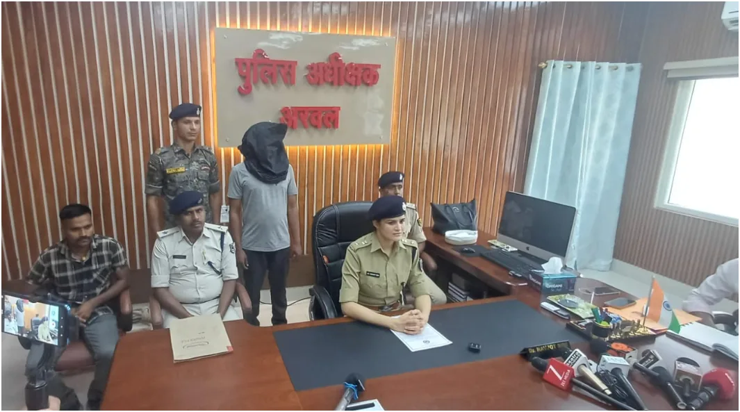 अरवल में 50 हजार का इनामी कुख्यात अपराधी गिरफ्तार, हत्या और रंगदारी समेत कई मामलों में था वांछित 1 अरवल में 50 हजार का इनामी कुख्यात अपराधी गिरफ्तार, हत्या और रंगदारी समेत कई मामलों में था वांछित