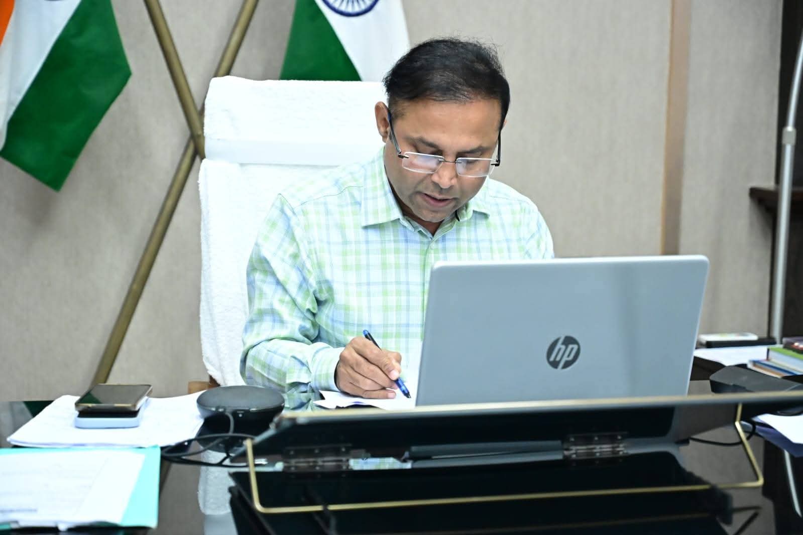 भागलपुर जिलाधिकारी ने बिजली को लेकर की ऑनलाइन मीटिंग, 4 घंटे में बिजली चालू करने का दिया गया अल्टीमेटम