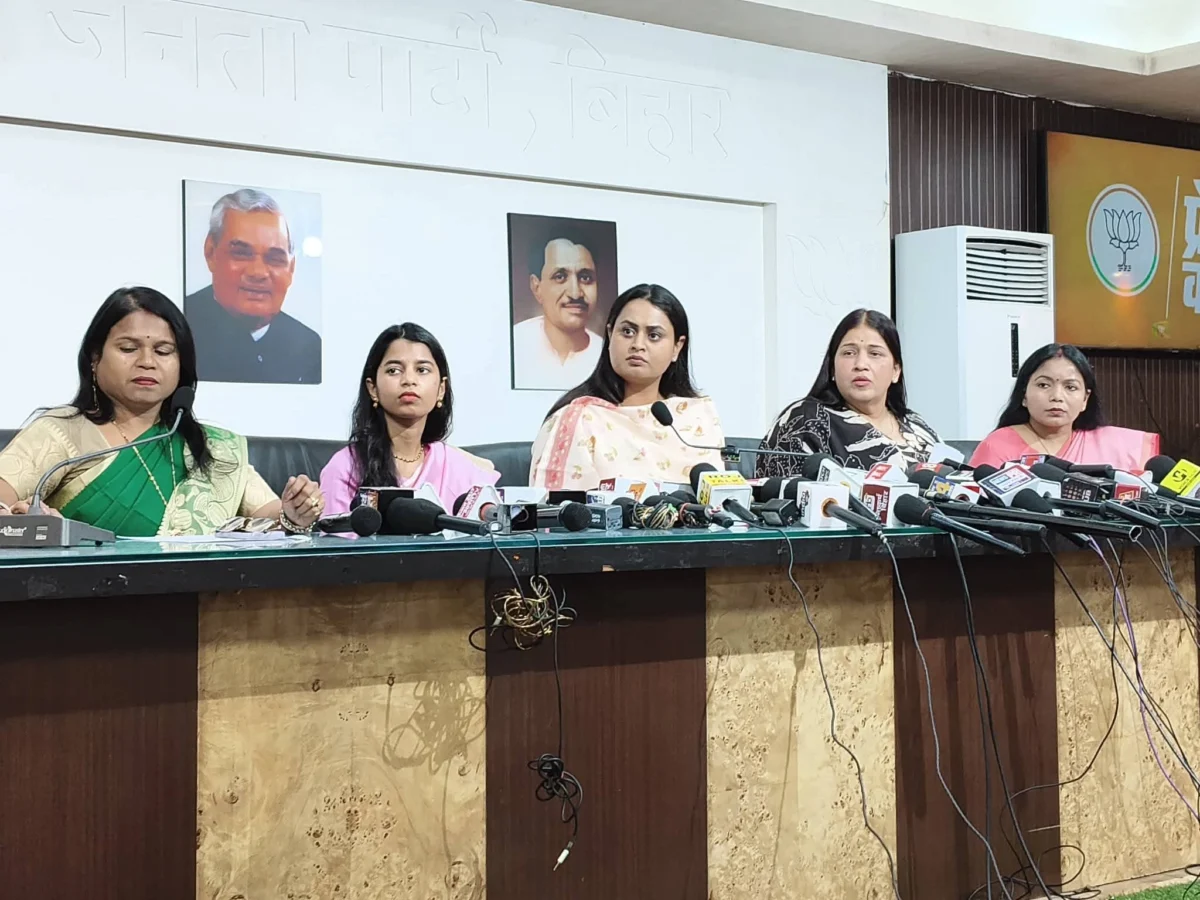 ​श्रेयसी सिंह का पप्पू यादव पर तीखा प्रहार: महिलाओं से सार्वजनिक माफी की मांग; राजनीति में छिड़ा ‘शब्द युद्ध’