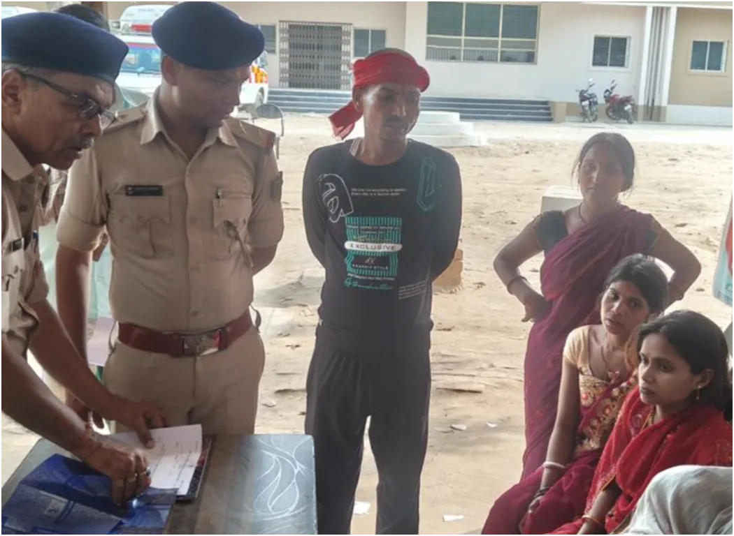जमुई में दर्दनाक हादसा: घर के बाहर खेल रहे मासूम को ट्रैक्टर ने कुचला, मौत से गांव में मातम 1 जमुई में दर्दनाक हादसा: घर के बाहर खेल रहे मासूम को ट्रैक्टर ने कुचला, मौत से गांव में मातम