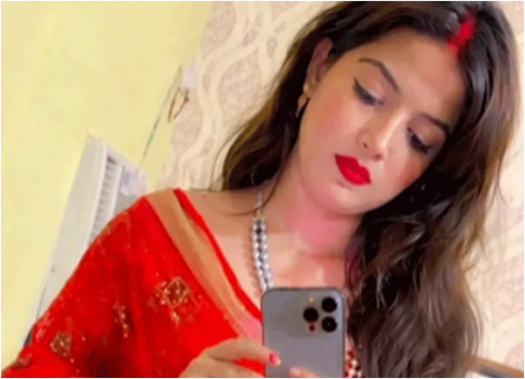 ‘मोरा पिया मोसे बोलत नाही’… पवन सिंह से अलगाव के बीच ज्योति सिंह का छलका दर्द, भावुक पोस्ट वायरल 1 ‘मोरा पिया मोसे बोलत नाही’… पवन सिंह से अलगाव के बीच ज्योति सिंह का छलका दर्द, भावुक पोस्ट वायरल