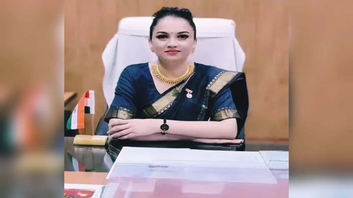 2 रुपये के लिए 7 KM पैदल, फिर घरेलू हिंसा… अब नगर निगम कमिश्नर बनीं सविता प्रधान की प्रेरक कहानी
