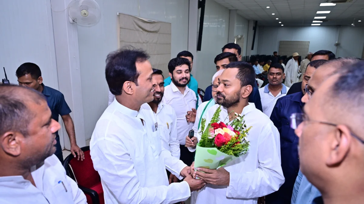 जेडीयू में नई हलचल: निशांत कुमार लगातार कर रहे हैं बैठकें, जल्द बिहार यात्रा की तैयारी 1 जेडीयू में नई हलचल: निशांत कुमार लगातार कर रहे हैं बैठकें, जल्द बिहार यात्रा की तैयारी