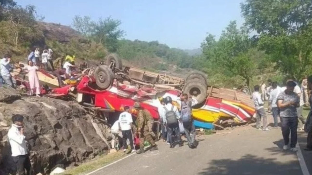उधमपुर में भीषण बस हादसा: 15 की मौत, कई घायल; मुख्यमंत्री उमर अब्दुल्ला ने जताया शोक