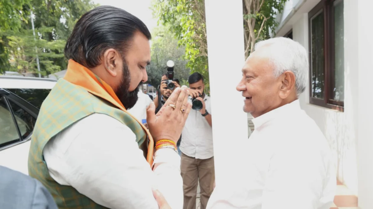 पीएम मोदी से मुलाकात के बाद पटना लौटे सम्राट चौधरी, नीतीश कुमार से मिले